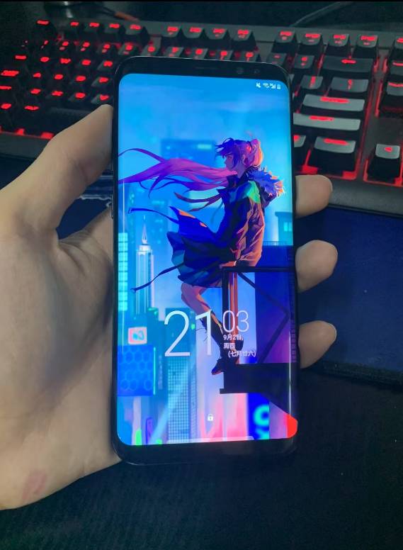 S8+亮屏
